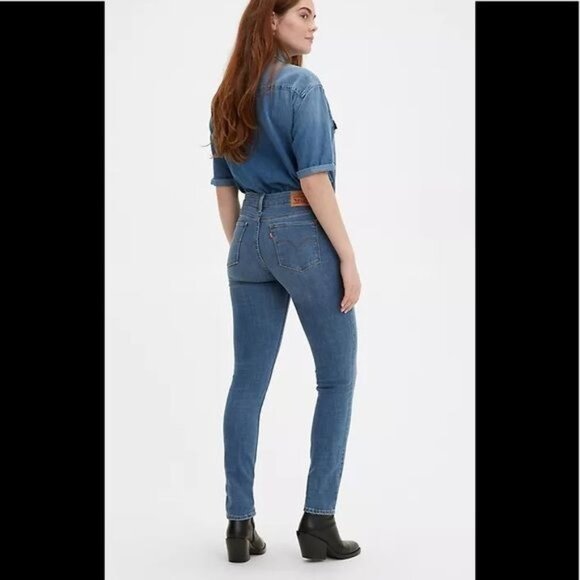 Levis 711 Skinny Jeans Medium Wash Denim Womens Slim Fit Stretch Size 30 - Picture 3 of 11